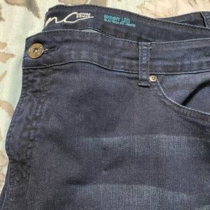 Woman’s oils size jeans 24wp